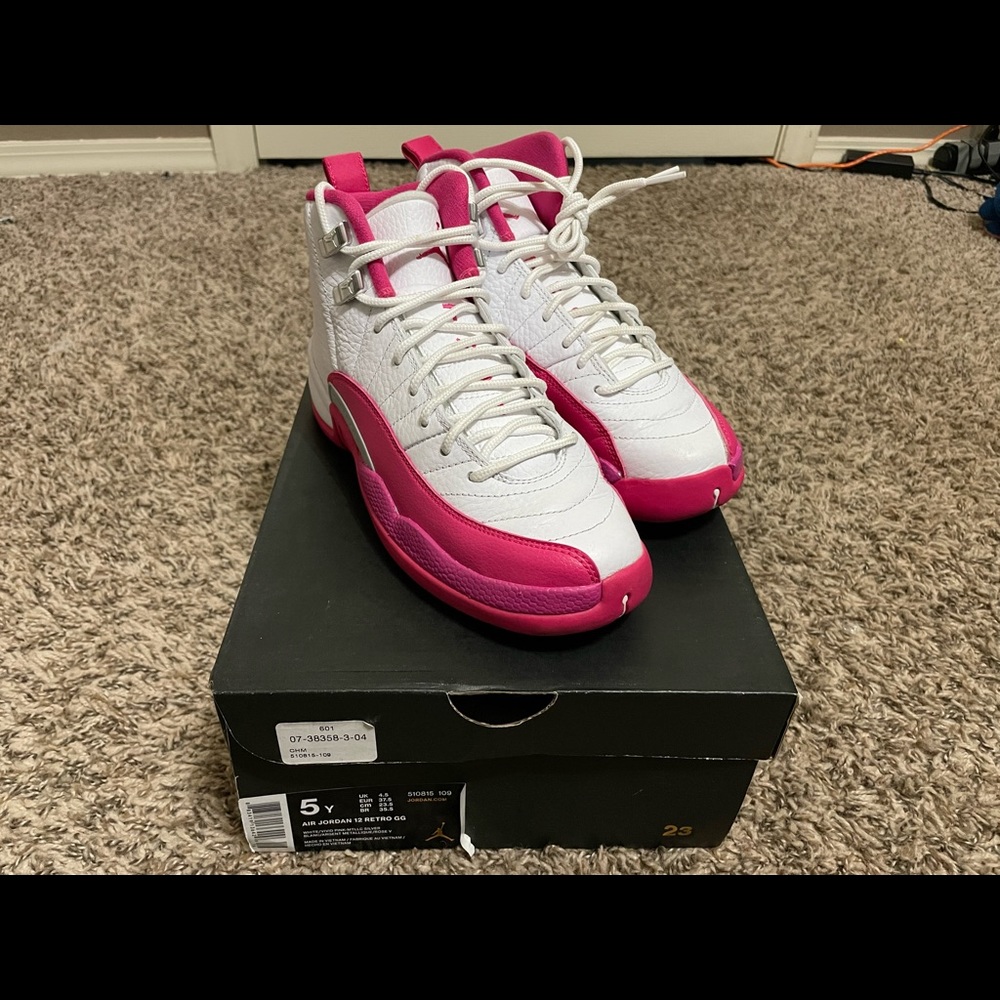Air Jordan 12 “Dynamic Pink” (10/10) Worn Once. with original box